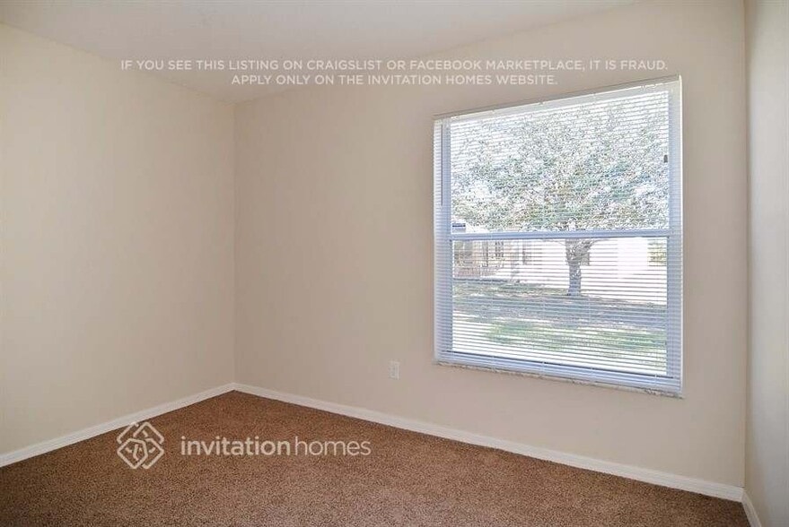 Building Photo - 5807 NW Carr Ct