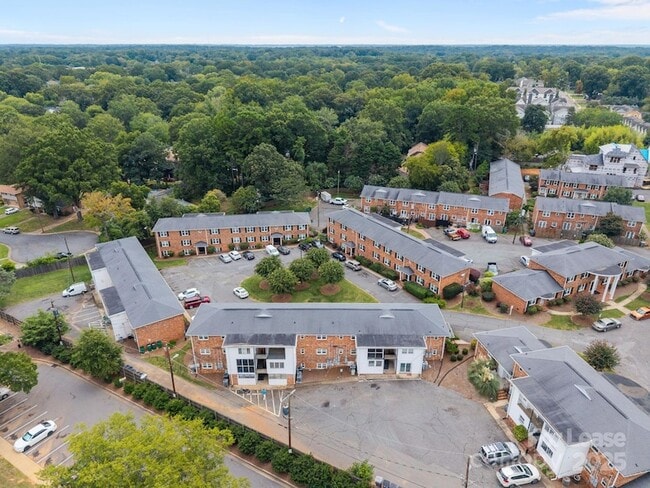 Building Photo - 922 McAlway Rd