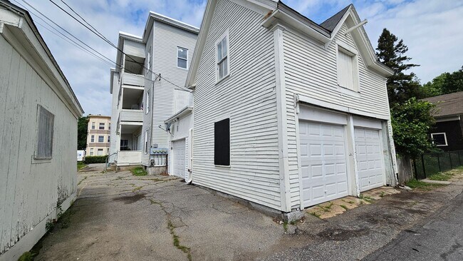 Building Photo - 41 Hevey St