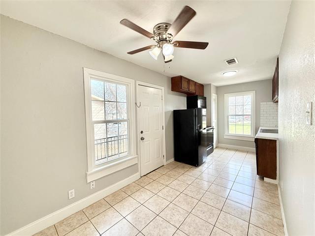 Building Photo - 4813 Sandage Ave