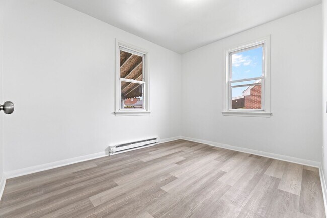 Building Photo - 813 N Kiowa St