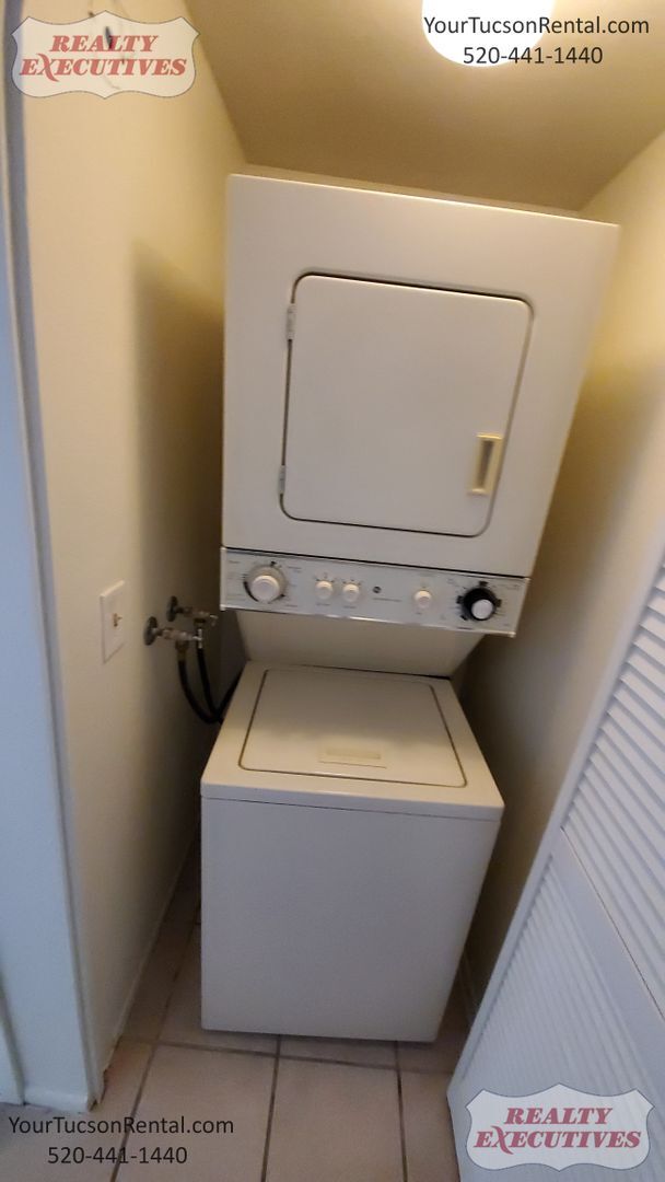 Building Photo - The Villages at Midvale Park - 2 Bedroom and 2 bathroom Condo