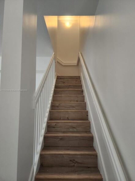 Building Photo - 2138 Van Buren St