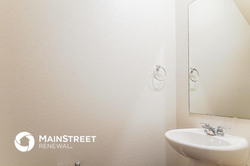 Building Photo - 1001 Pilgrim Ln