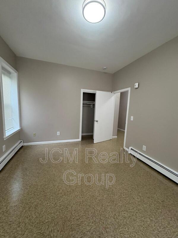 Building Photo - 32 Hartwell St