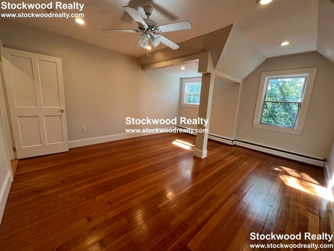 Building Photo - 90 Lyndhurst St