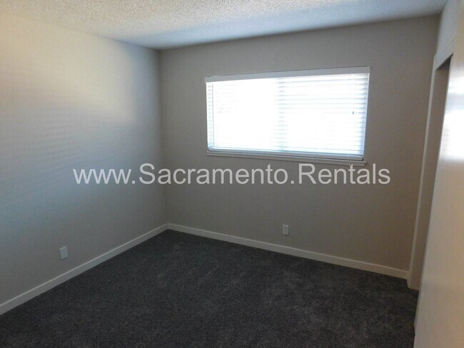Building Photo - 2 br, 1 bath House - 1497 Janrick Ave