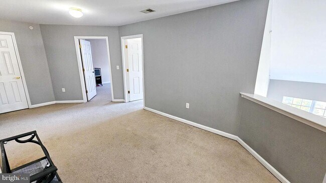 Building Photo - 51 Farrah Dr