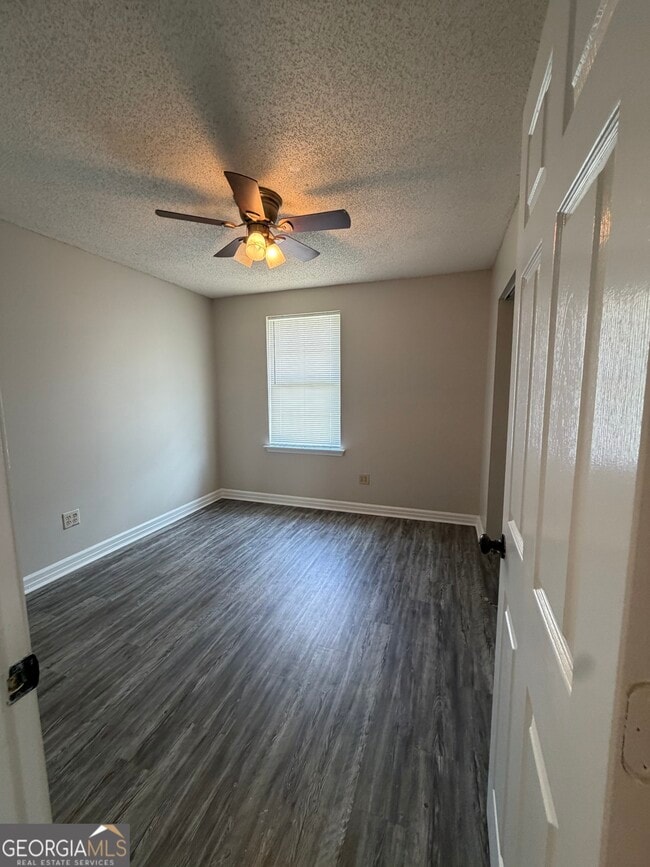 Building Photo - 411 Baltic Ct