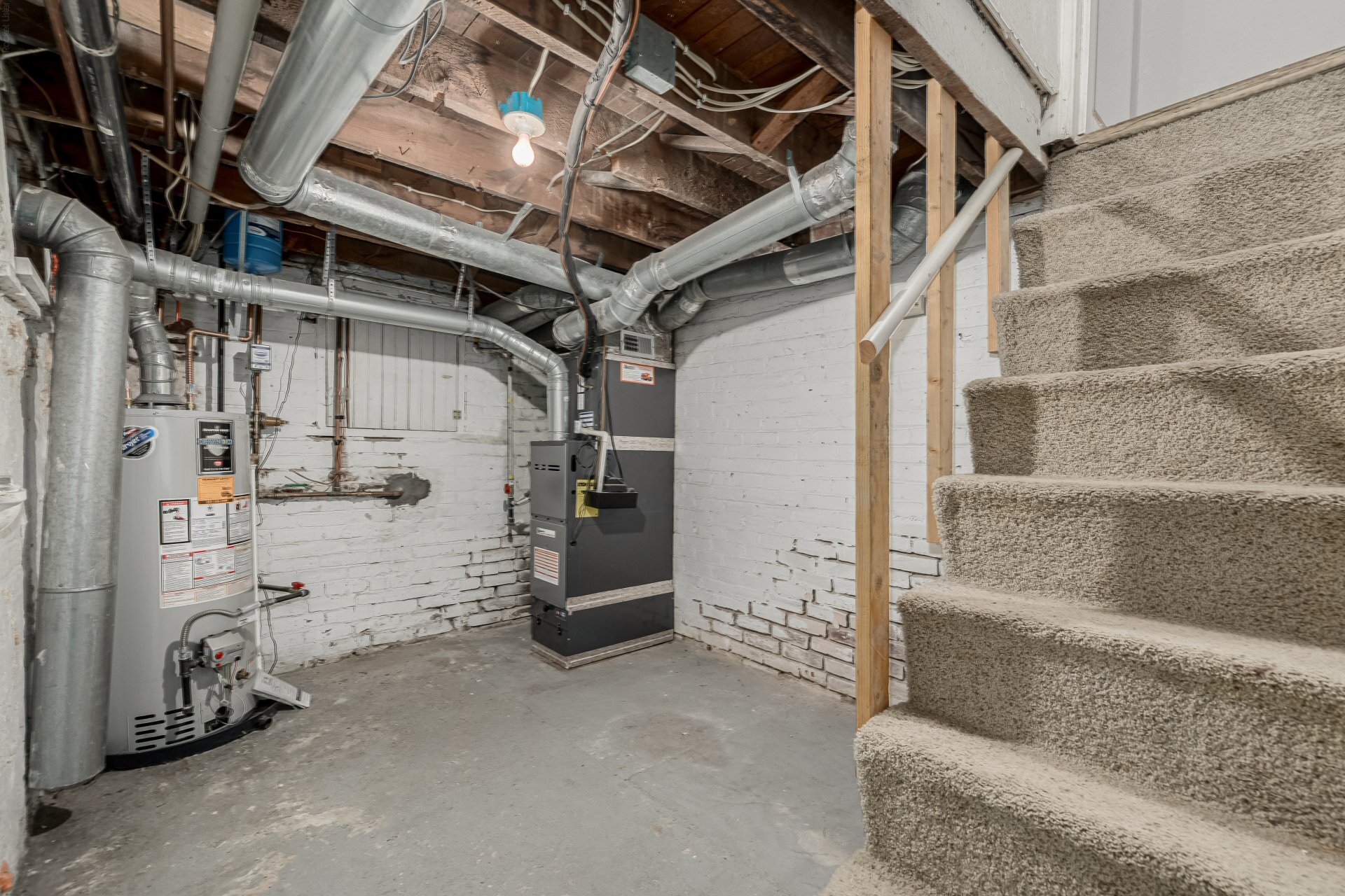 Building Photo - 2482 W Argyle Pl