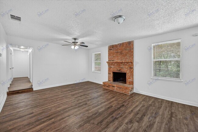 Building Photo - 7606 Antoinette St