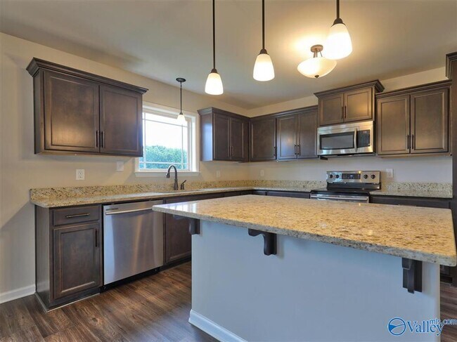 Building Photo - 106 Hulsey Ln