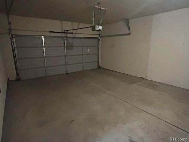 Building Photo - 221 Torrent Ct