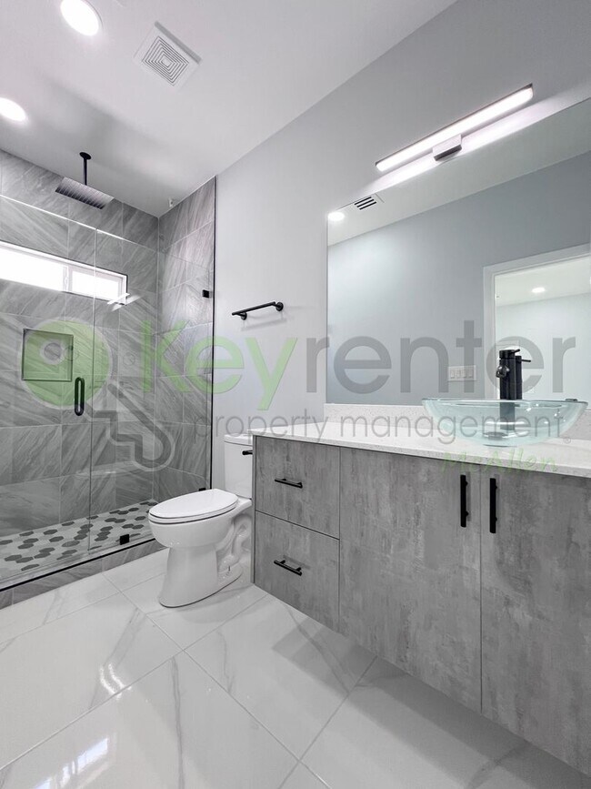 Building Photo - Beautiful Brand New 3 b/2bath Apartment in...