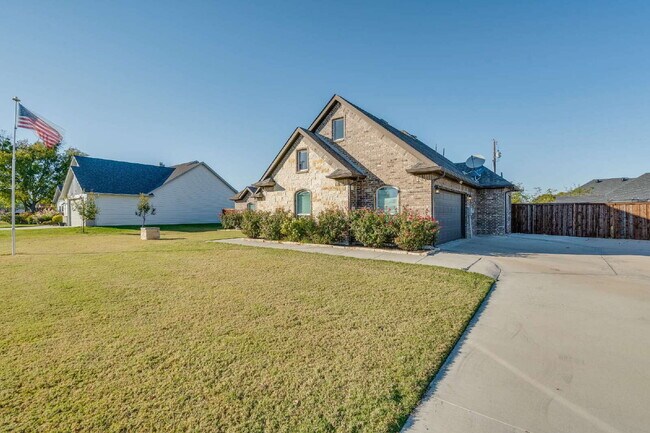 Building Photo - Stunning 3-bedroom, 2-bathroom home on an over-sized lot in Aledo ISD!