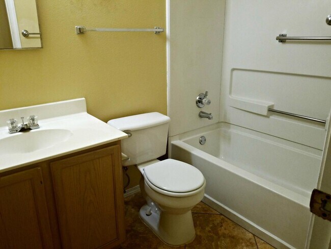 Building Photo - 12019 Vintage Point