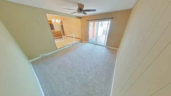 Building Photo - "3-Bedroom Gem with 1.5 Baths on Talbot St...