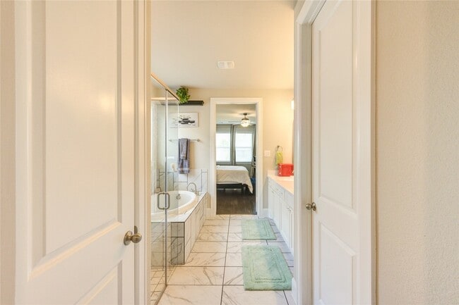 Building Photo - 4050 Shackleton Ct