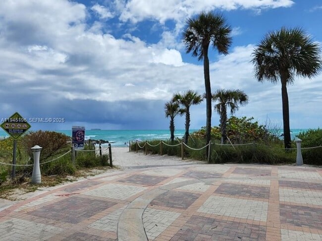 Building Photo - 2899 Collins Ave