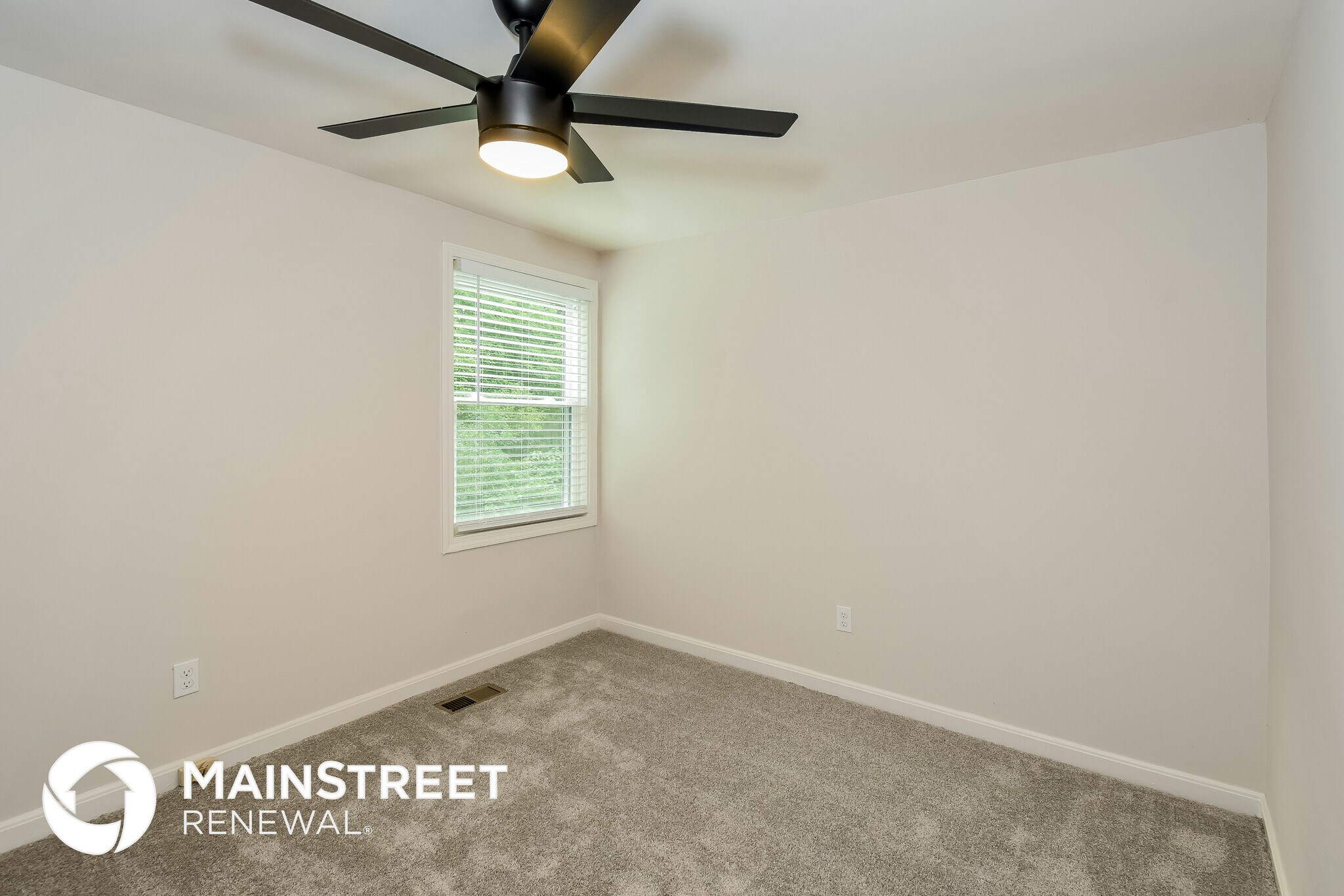 Building Photo - 234 Pinehurst Ln