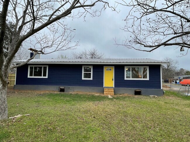 Primary Photo - 1451 Janet Gale St