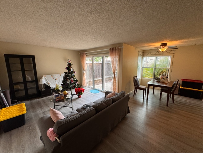 Building Photo - 8364 Summerdale Rd