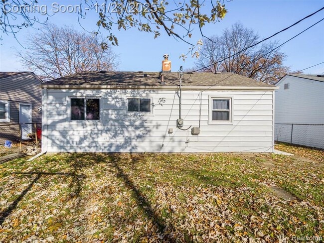 Building Photo - 1320 E Goulson Ave