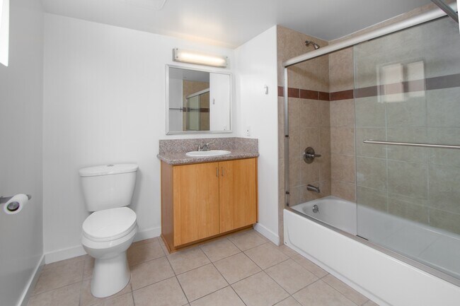 Building Photo - 13429 Vanowen St