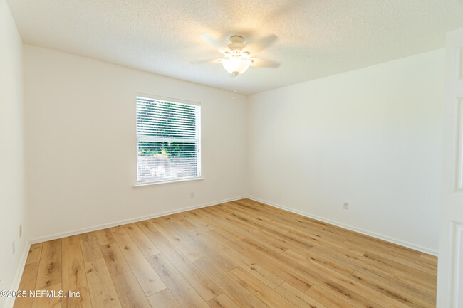 Building Photo - 1623 Sandy Springs Dr