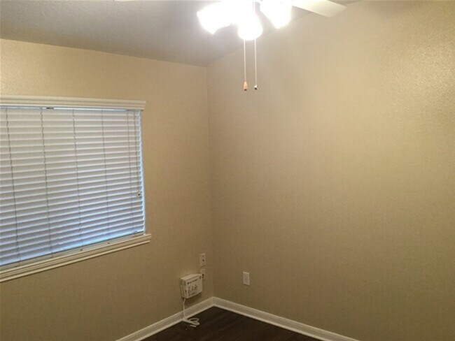 Building Photo - 23511 Hidden Maple Dr