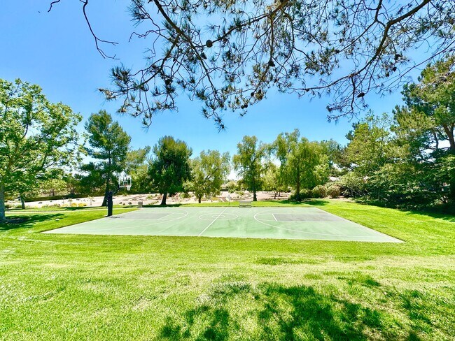 Building Photo - Beautiful Single-Level Custom Home with Serene Backyard Space in the Lovely Peppertree Park Commu...