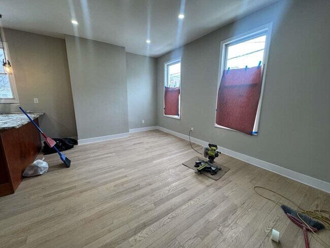 Building Photo - 192 Halladay St