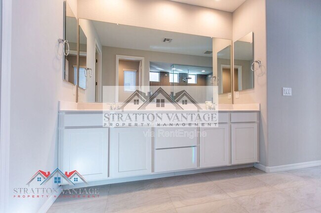 Building Photo - 17625 W Pasadena Ave