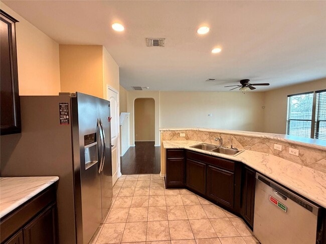 Building Photo - 1112 Strickling Dr