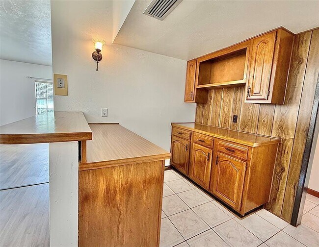 Building Photo - 7111 El Sereno Dr