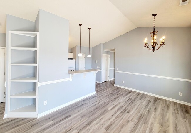Building Photo - Now Leasing – 3477 Forest Dale Drive, Apt ...