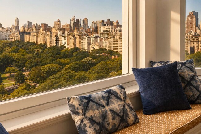 Building Photo - 160 Central Park S