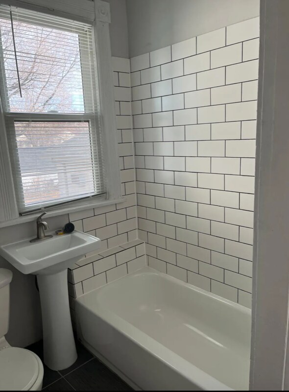 Building Photo - 1435 Marshall St NE