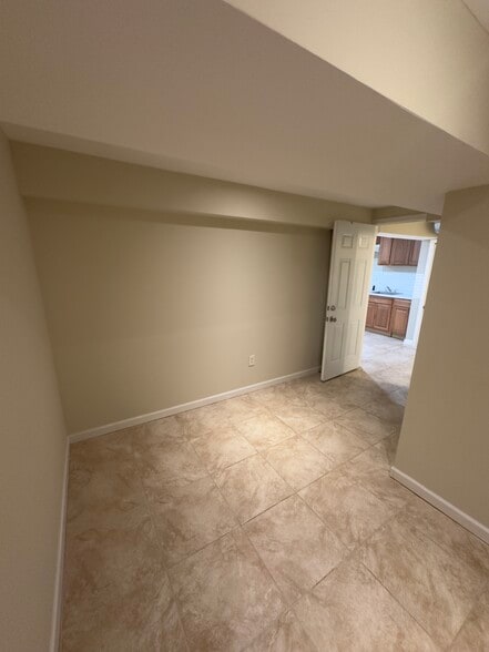 Building Photo - 8500 Magnolia Dr