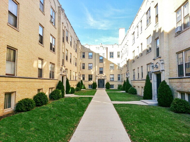Building Photo - 4602 N Winchester Ave
