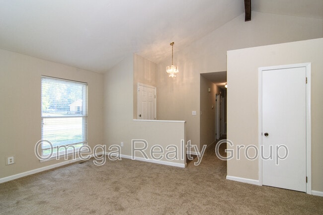 Building Photo - 2404 Glenmore Ct