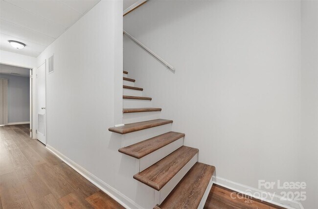 Building Photo - 824 6th St NW