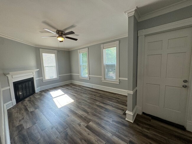 Building Photo - Spacious 2BR Duplex with Laundry Hookups + Big Yard