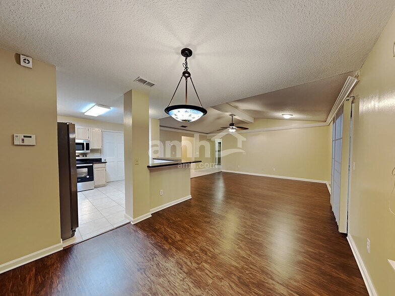 Building Photo - 7757 MacDougall Dr