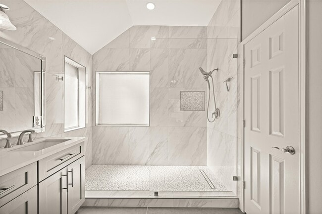 Building Photo - 1330 Leigh Gdns Dr