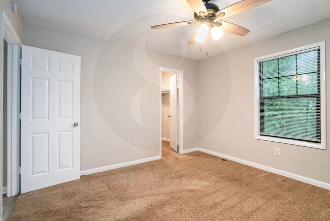 Building Photo - 2BR/1.5BA Townhome Near Downtown Snellville!