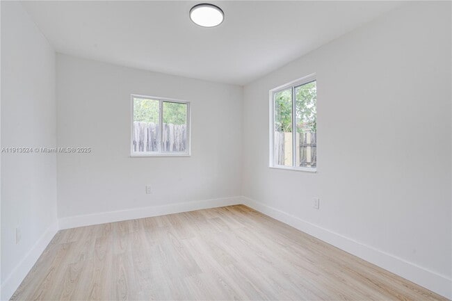 Building Photo - 6044 SW 37th St