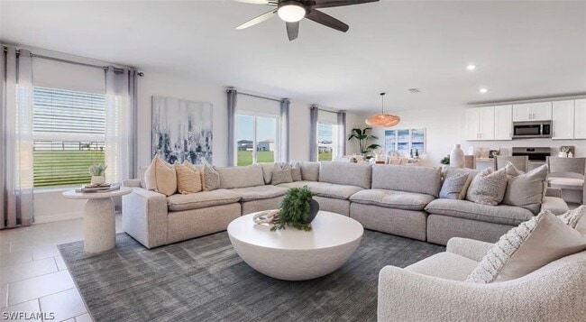 Building Photo - 329 Marta Dr