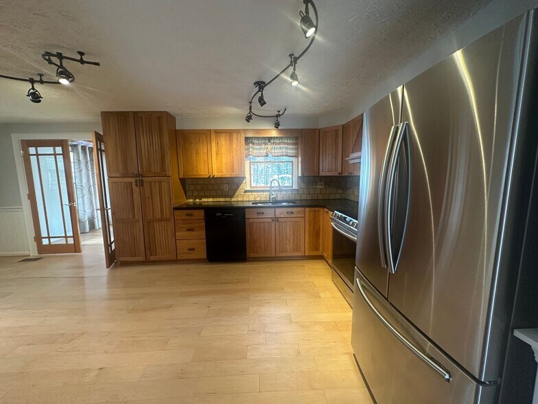 Building Photo - 804 Mason Rd