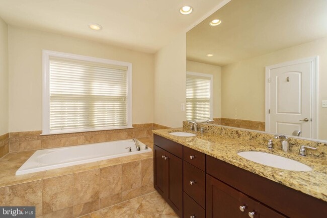 Building Photo - 8064 Criaza Branch Ct
